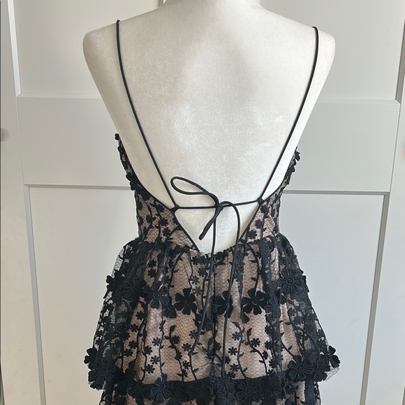 Endless Rose Elegant Black Lace Sweetheart Neckline Dress | Medium - Picture 6 of 10